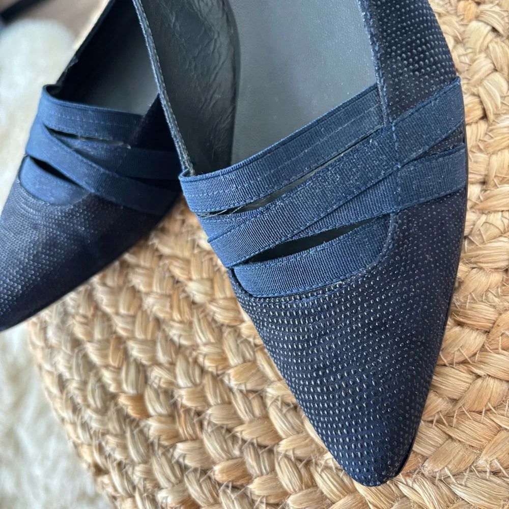 Stuart Weitzman Navy Black Pointed Toe Flats Size 6